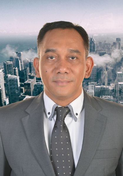 a man in a suit and tie with a cityscapeople in the background